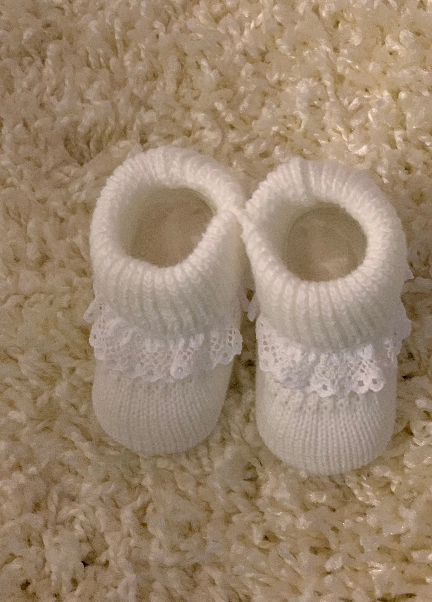 Baby slofjes gehaakt in 2 kleuren verkrijgbaar